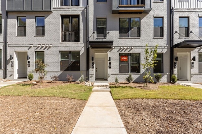 Building Photo - Gorgeous New Construction!  Updated Kitche...