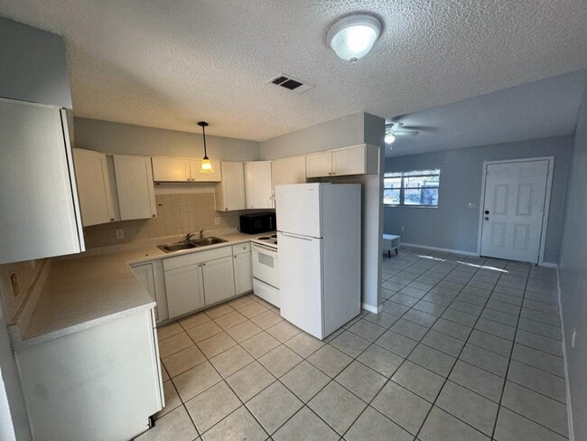 Building Photo - 8350 Afton Ln