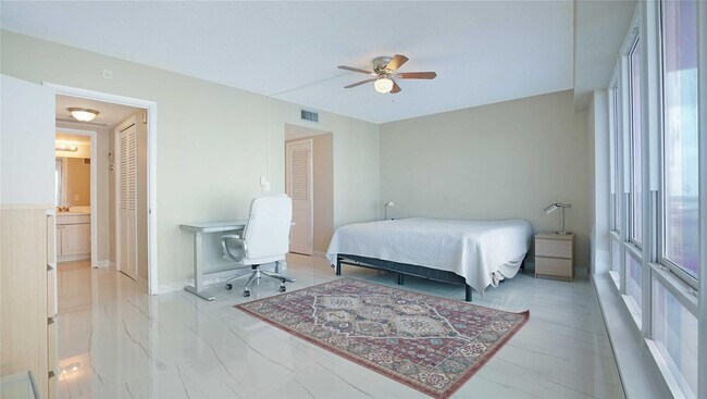 Building Photo - 4100 Galt Ocean Dr