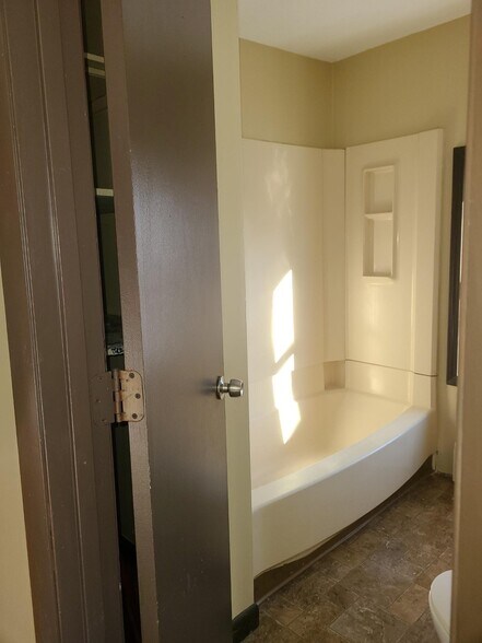 Building Photo - 31 Leyfred Ter