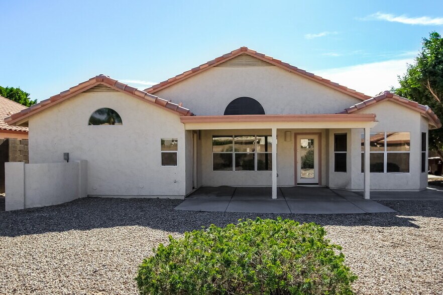 Building Photo - 9960 W Runion Dr