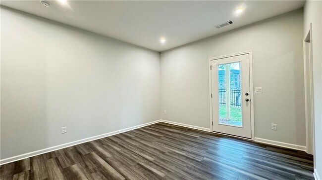 Building Photo - 1443 Creekside Cir NW