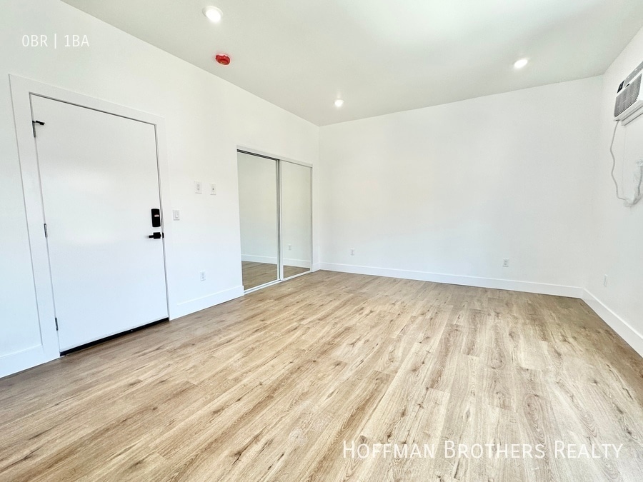 Building Photo - 1019 Albany St