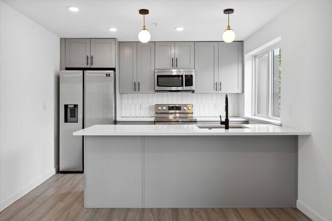 Building Photo - 1338 N 15th St