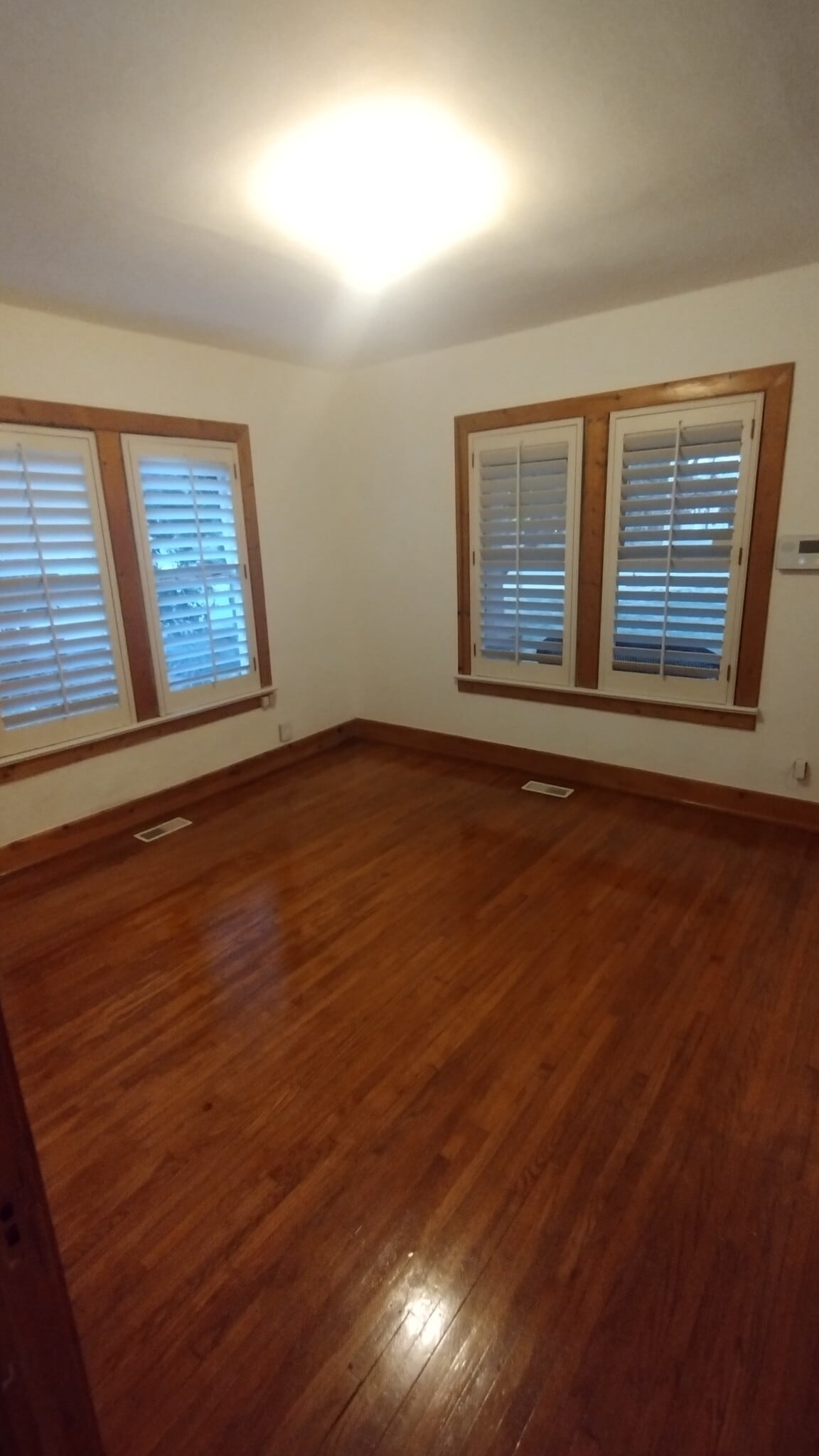 Building Photo - 1445 E 33rd St S