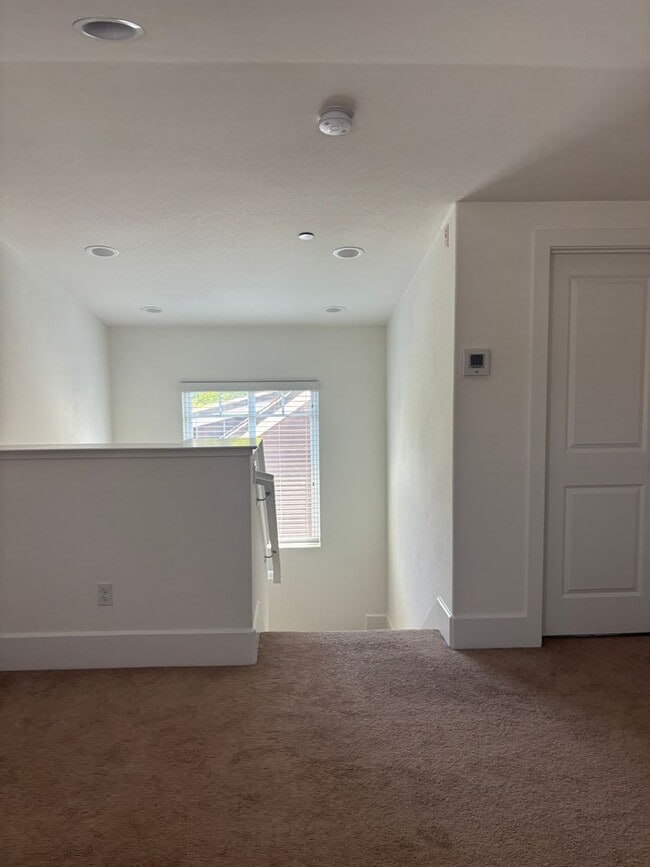 Building Photo - Welcome Home to Grafton Terrace! Ideally l...