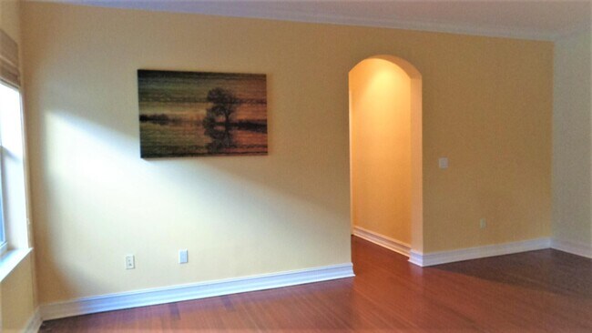 Building Photo - 1825 Bridgepointe Cir