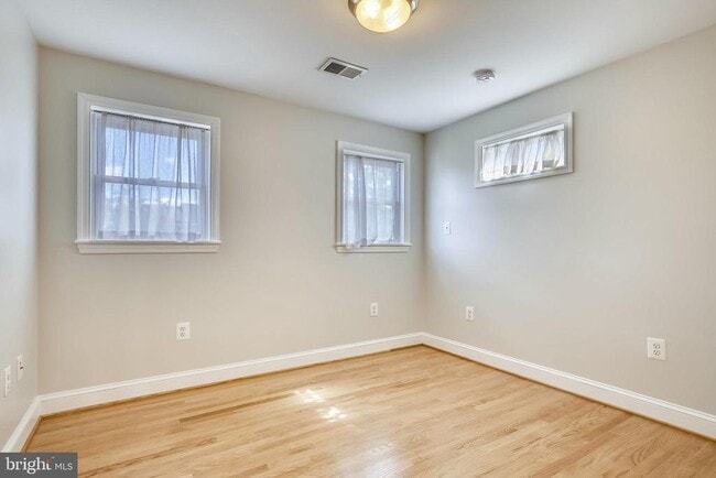 Building Photo - 119 N Peyton St