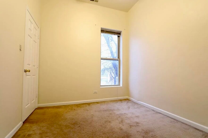 Building Photo - 719 S Loomis St