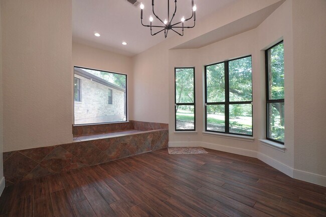 Building Photo - 8 Woodhollow Trail