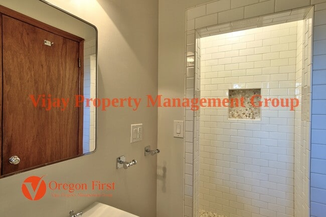 Building Photo - 12274 NW Coleman Dr