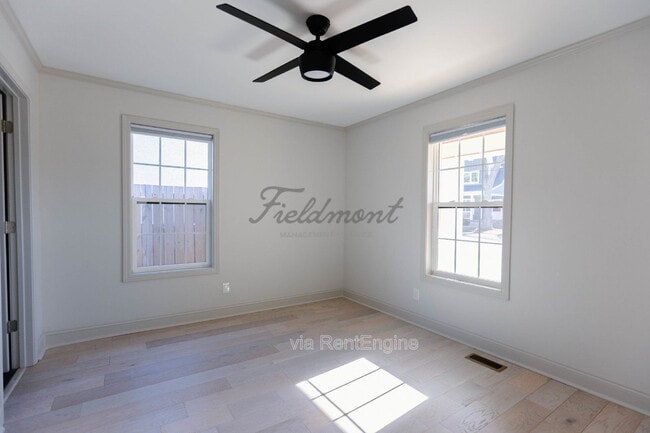 Building Photo - 414 Birnie St