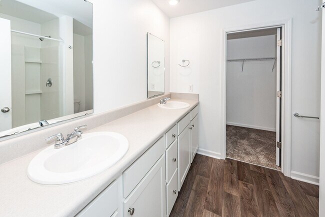 Building Photo - 3 Bedroom, 2.5 Bathroom Townhome in Cane Bay - Summerville