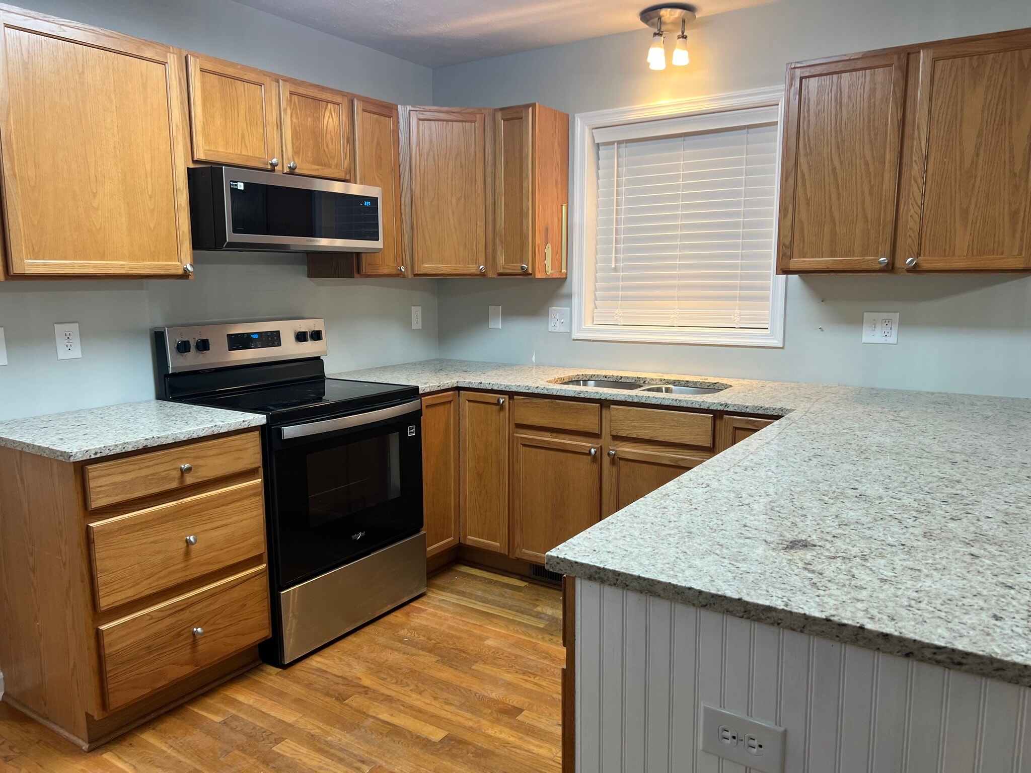 Building Photo - 635 D St