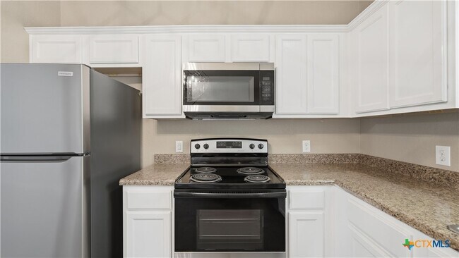 Building Photo - 107 Rosedale Ave