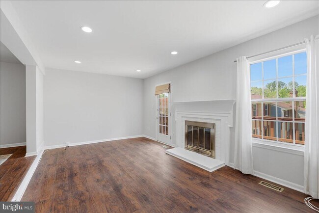 Building Photo - 1490 Autumn Ridge Cir