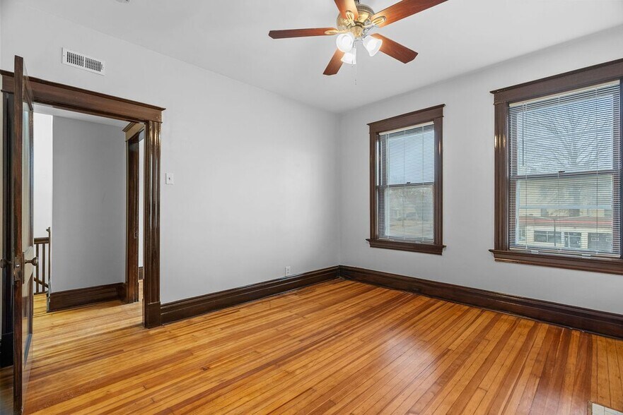 Building Photo - 2203 McCausland Ave