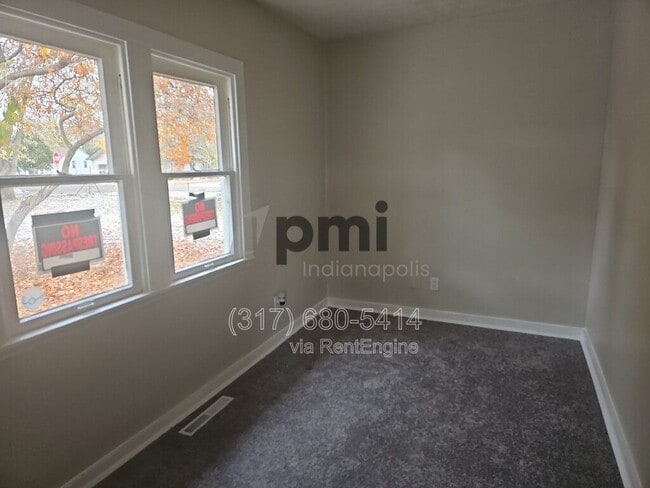 Building Photo - 303 S Fleming St