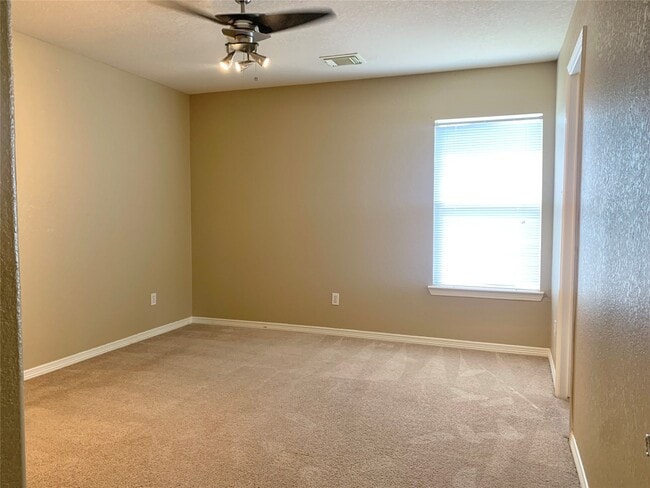 Building Photo - 926 Andover Glen Dr