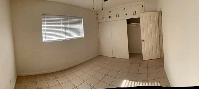 Building Photo - 3 Bedroom / 2 Bathroom Single Story Home in San Jacinto