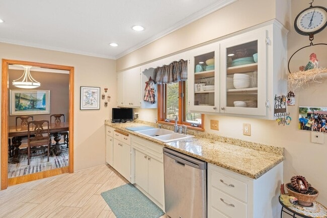 Building Photo - 6429 Mendelssohn Ln