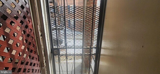 Building Photo - 2017 I St NE