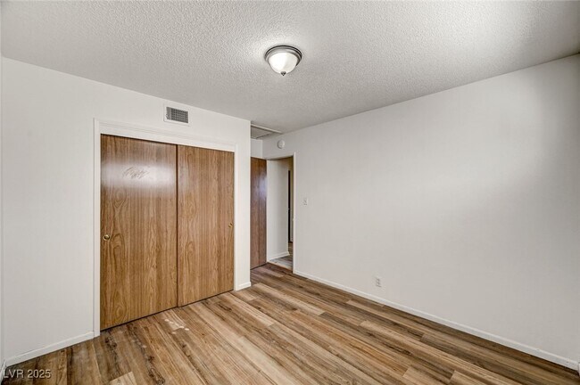 Building Photo - 1516 Inverness Ave