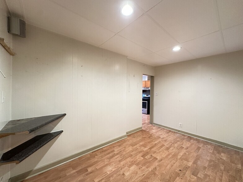 Building Photo - 3734 W Wabansia Ave