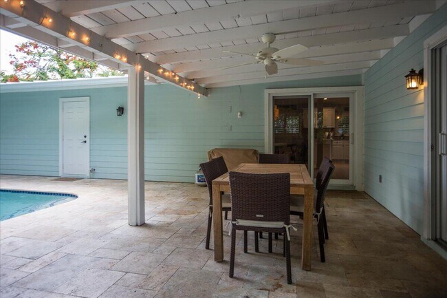 Building Photo - 1110 SW 15th St