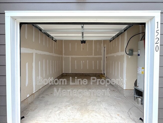 Building Photo - 1520 Cedar Tree Dr