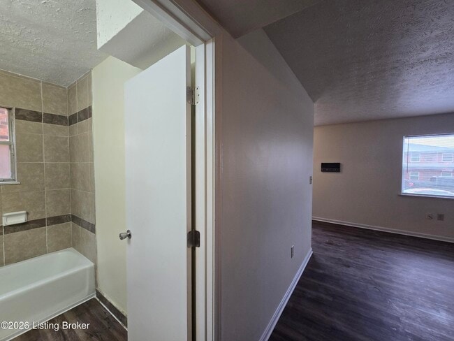 Building Photo - 3212 Springfield Dr