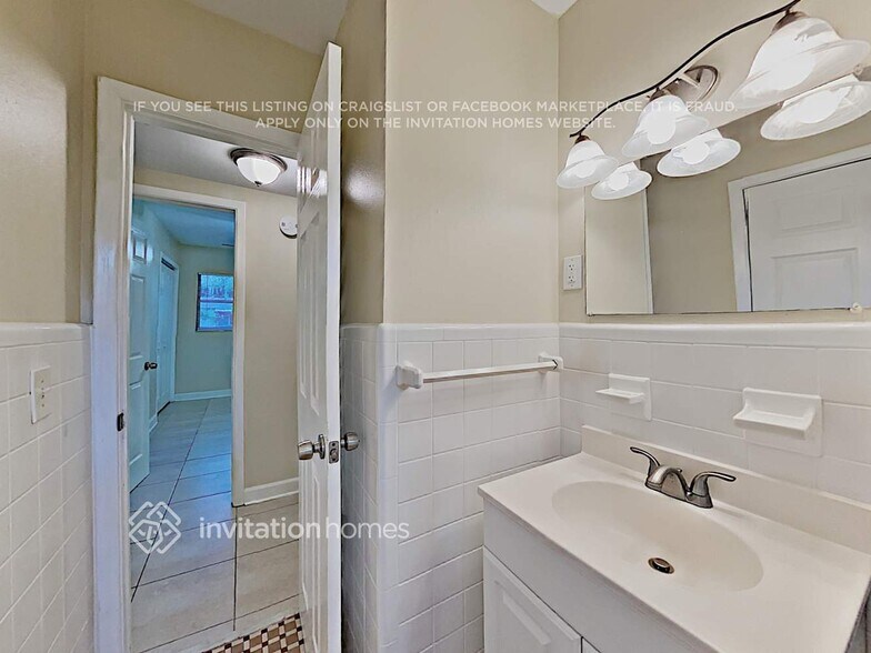 Building Photo - 2302 Carroll Grove Dr