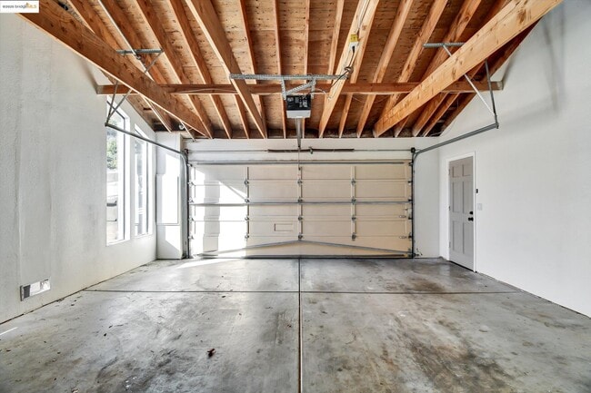 Building Photo - 616 Gravatt Dr