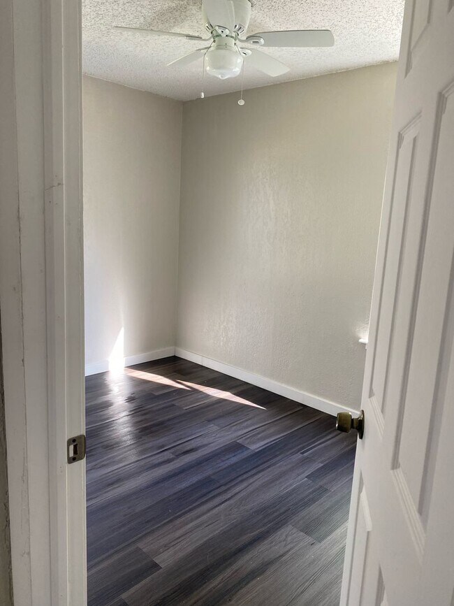 Building Photo - Beautiful Newly Remodeled Affordable Housi...