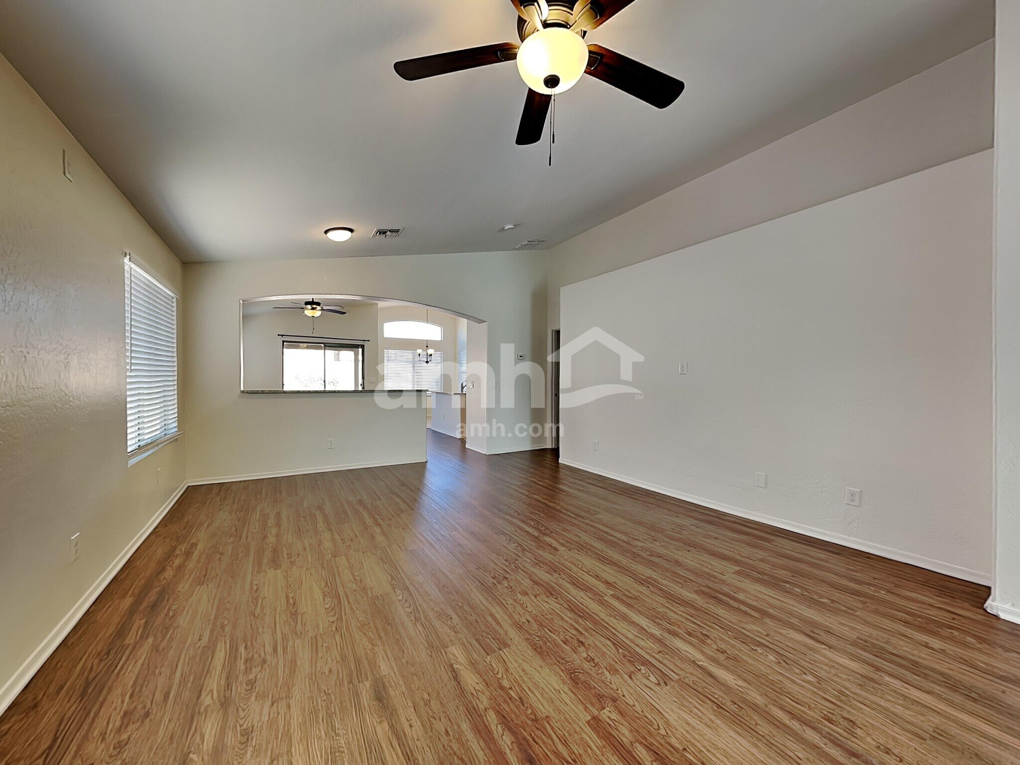 Building Photo - 13830 W Keim Dr