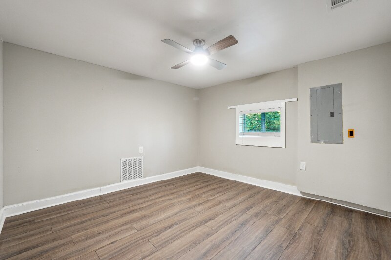 Building Photo - 276 Fairburn Rd NW