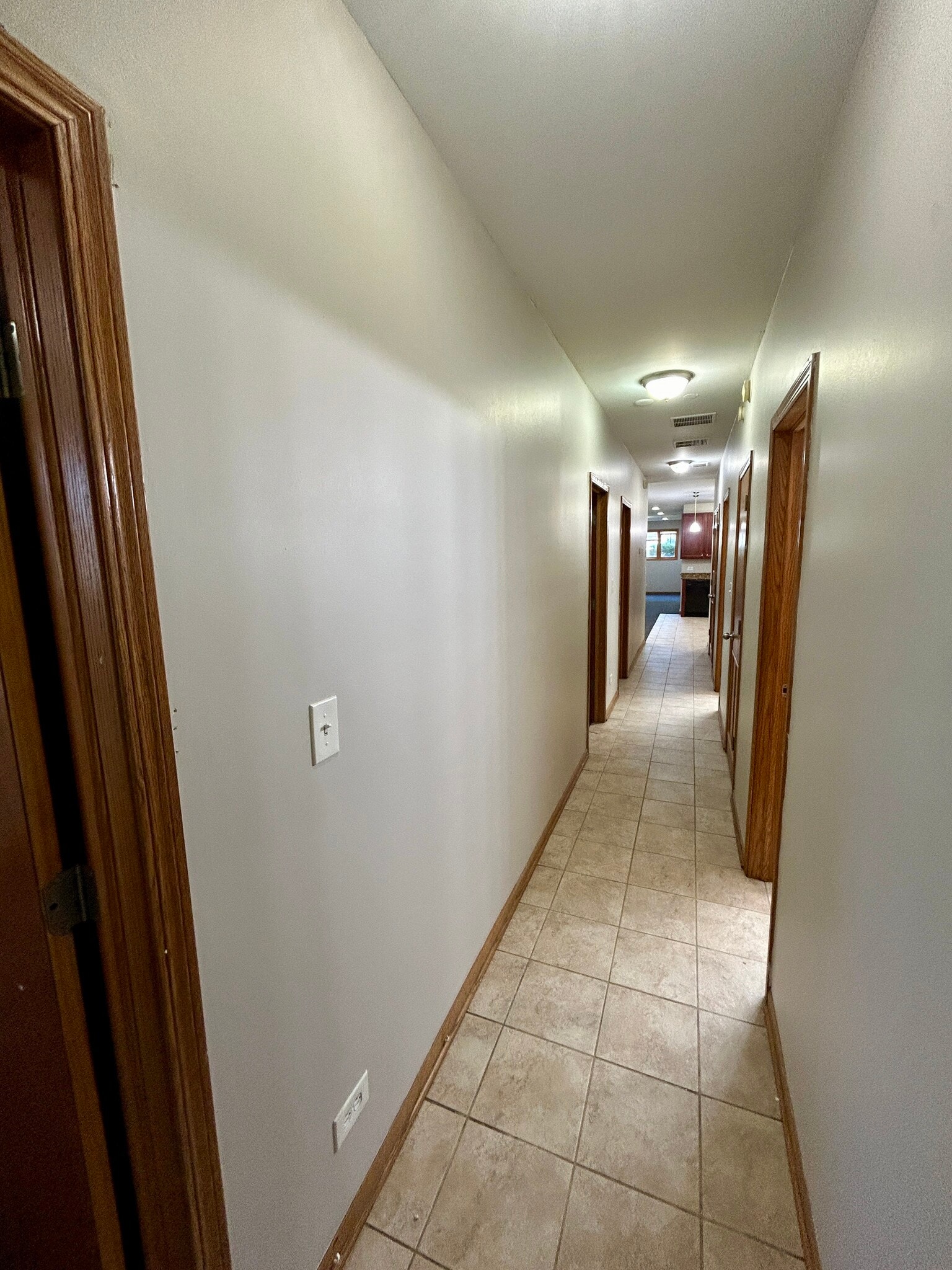 Building Photo - 5642 S Prairie Ave