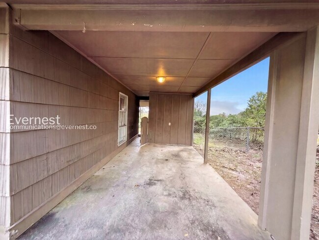 Building Photo - 208 Von Dale Dr