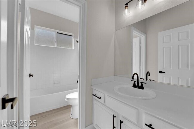 Building Photo - 632 Hitchen Post Dr