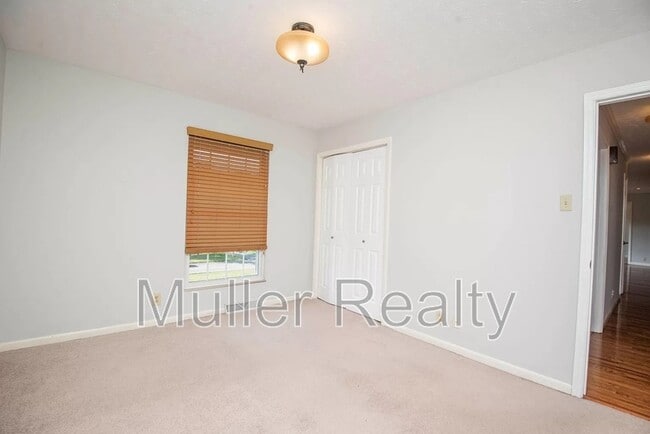 Building Photo - 10837 Dineen Dr