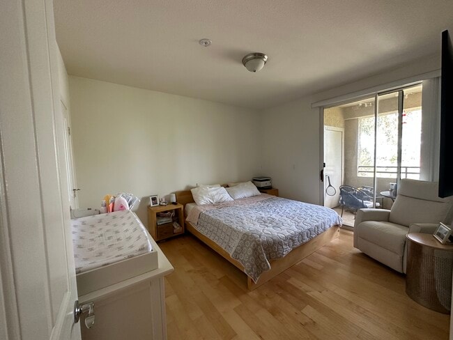 Building Photo - 22681 Oakgrove