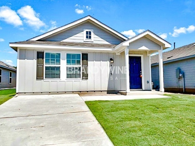 Primary Photo - 7018 Winding Shelf