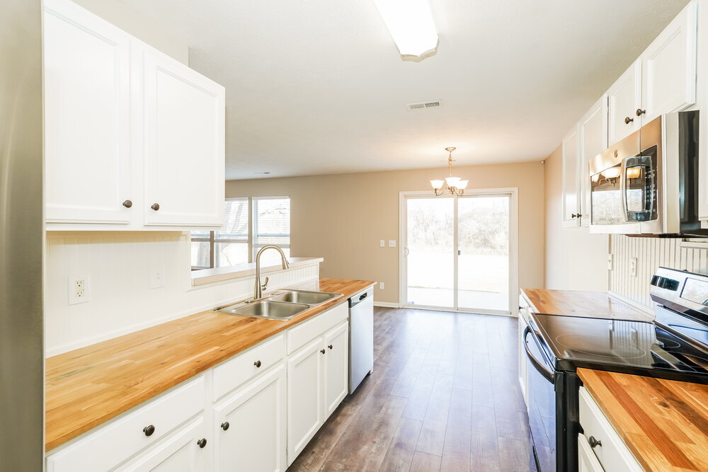 Building Photo - 305 Stewart Springs Dr