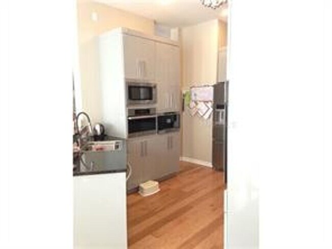 Building Photo - 607 Wisteria Ct