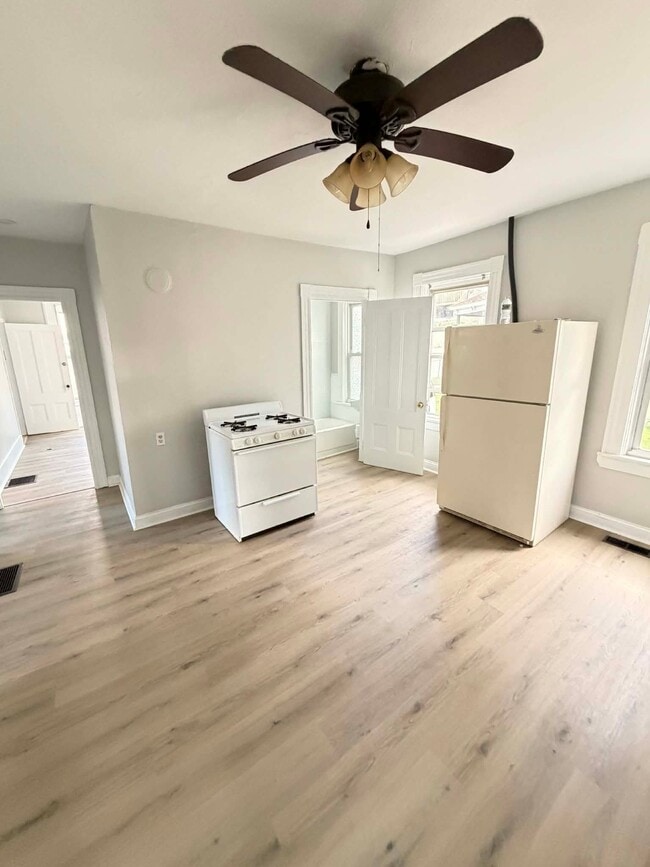 Building Photo - 49 Wilson Ave