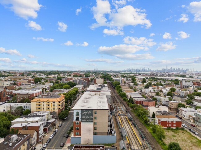 Building Photo - 250 Ave E