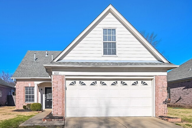 Building Photo - 9727 Pigeon Roost Park Cir