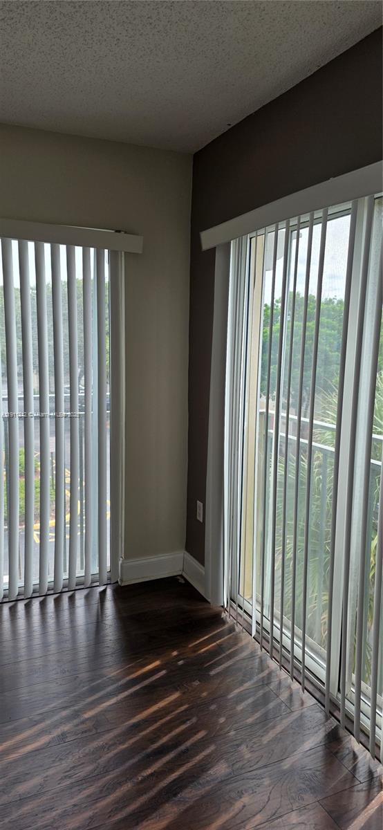 Building Photo - 2427 Centergate Dr