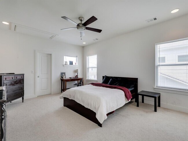 Building Photo - 1109 Euphoria Bend