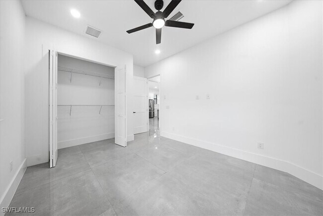 Building Photo - 3261 15th Ave SW